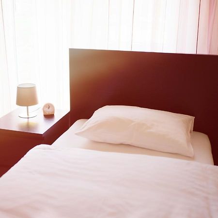 Hotel - Pension Vesta Bad Elster Bagian luar foto
